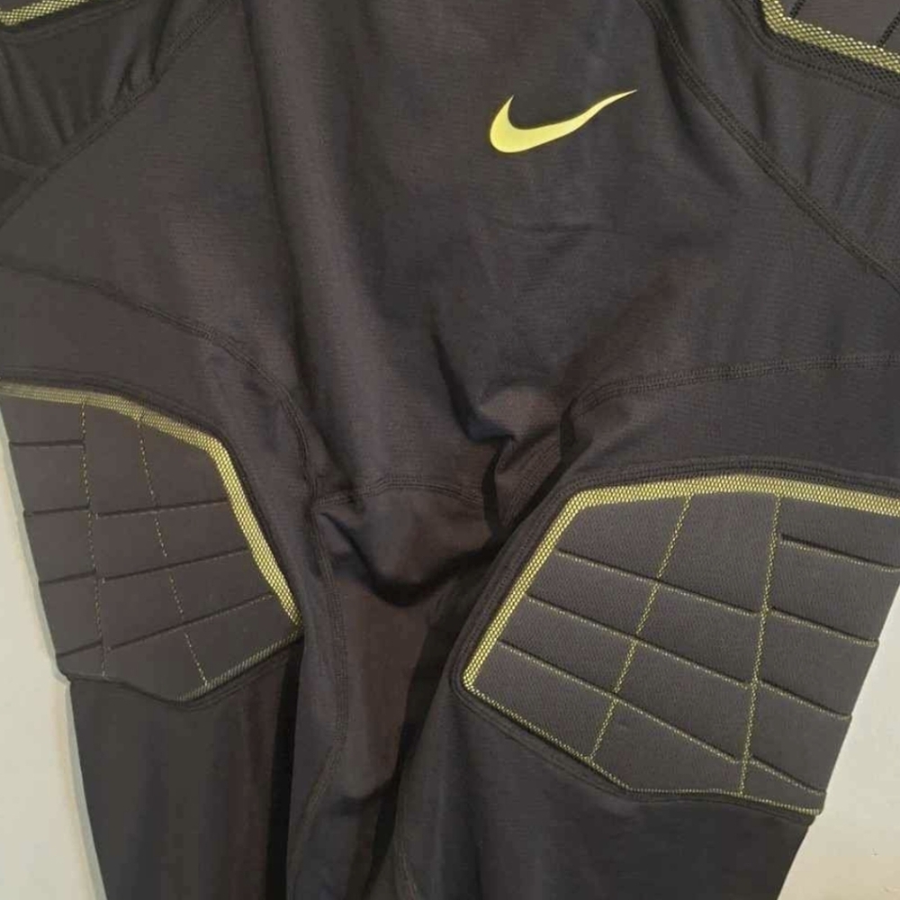 Nike Pro Combat Hyperstrong Compression Pad - image 4